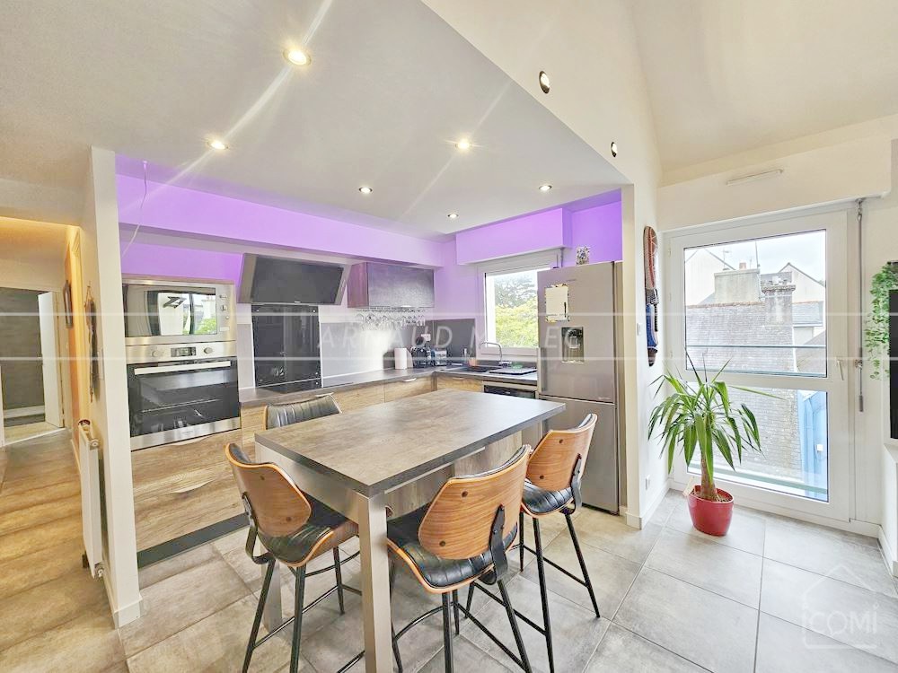APPARTEMENT DUPLEX T4 - SUPERBE PIECE DE VIE - 3 CHAMBRES - DERNIER ETAGE - ASCENSEUR - PARKING - COUP DE COEUR ASSURE - RARE photo 2